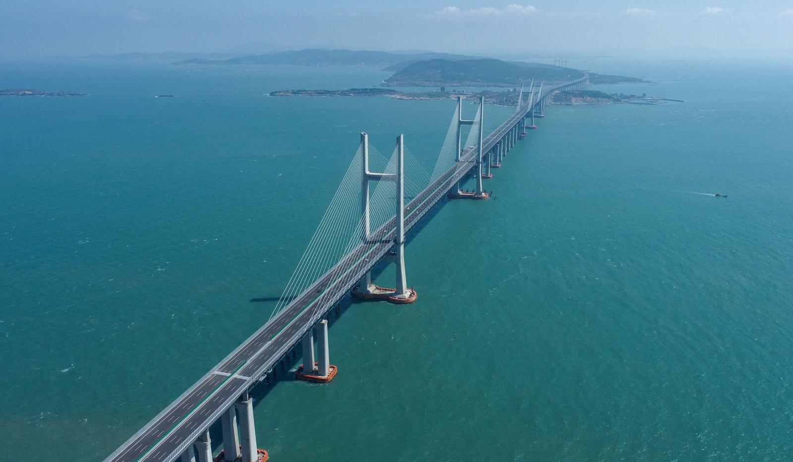  平潭海峡公铁大桥桥面铺装工程