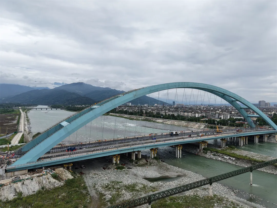 微信图片_2025-10-13_100522_927 微信图片_2025-10-13_100522_927