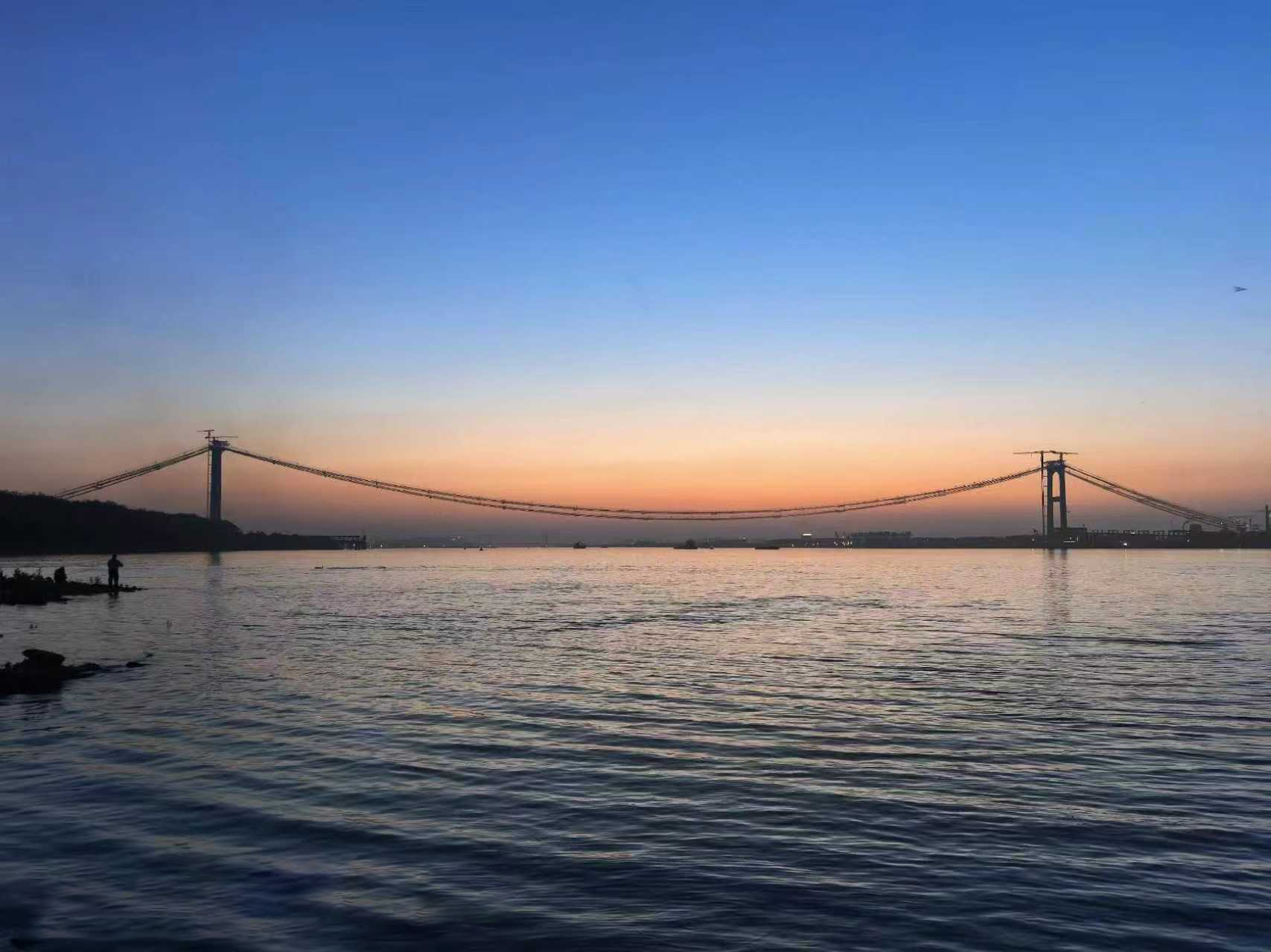 招商智造”助力世界级跨江通道建设！燕矶长江大桥主缆架成